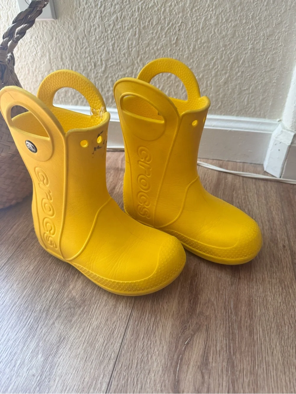 CROCS Kids Yellow Rain Boots, Pink classic Clog, Set of old Navy Jelly’s. USED